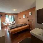 Le Catogne Hotel *