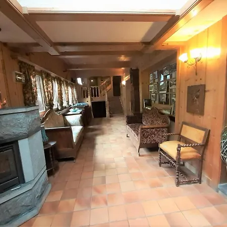 Le Catogne Hotel *