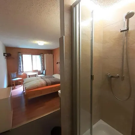 Le Catogne Hotel *